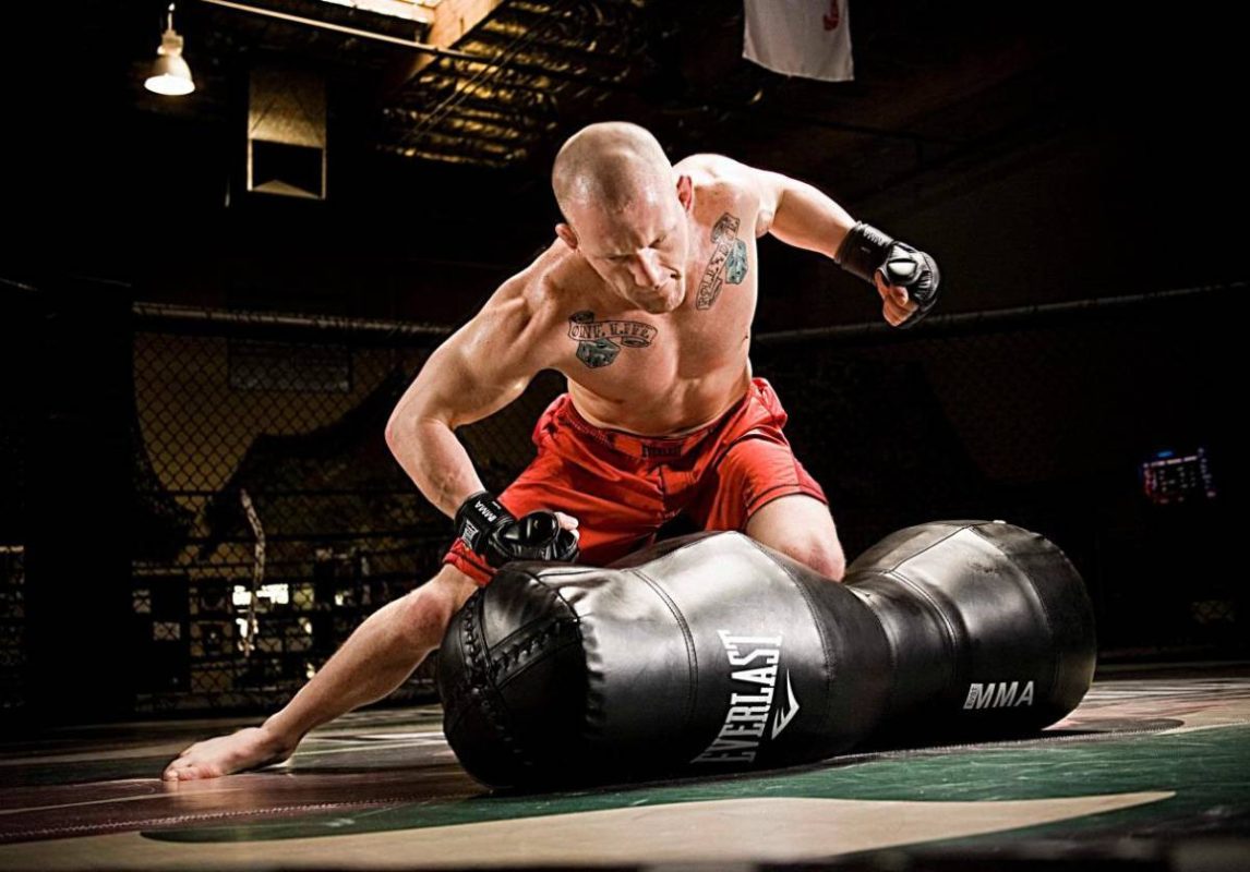 MMA, Muay Thai ve Taekwondo için kondisyon nasıl geliştirilir? Dayanıklılık, güç ve nefes kontrolü stratejileri Transform Gym Antalya’da.